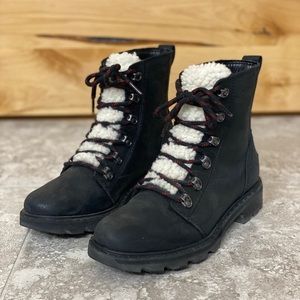 Sorel Lennox Lace Cozy WP Boot